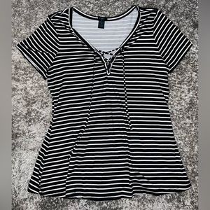 Rue21+ Black and White Striped Short-Sleeve Tee, Size: 1X